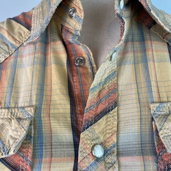 True Religion plaid Snap Down Shirt Size M EUC - Picture 3 of 9
